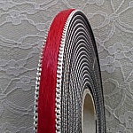 Cuir Plat Veau Rouge 10 mm par 20 cm peau et chaîne