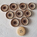 Bouton en bois fleurs 30 mm N°15 x 10 pièces