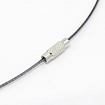 1 collier tour de cou fil câblé rigide gris ardoise fermoir à visser N°01