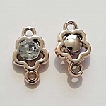 Pendentif en plastique et strass acrylique fleur entre deux N°02 blanc
