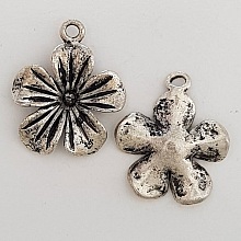 Breloque Fleur Métal N°092 Argent