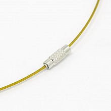 1 collier tour de cou fil câblé rigide or fermoir à visser N°01