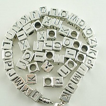 Perle carré charms alphabet N°01 lettre P métal argenté 7x7 mm