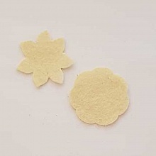 Jolie petite fleur en Feutrine 36 mm N°07-4 x 2 pièces