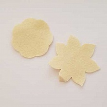 Jolie petite fleur en Feutrine 50 mm et 60 mm N°07-3 x 2 pièces