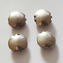 Perle 2 trous en métal argenté galet 18 mm 04