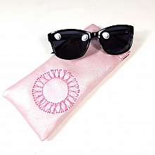 Etui pour lunettes, en cuir et fermoir clic clac