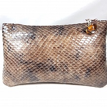 Pochette tendance pour retrouver facilement les petits objets du quotidien.