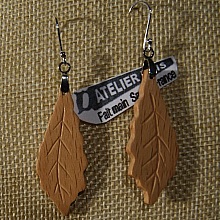 boucles d'oreilles feuille de chene en bois bijoux éthiques fait main en bois, bijou nature ciré, pour oreilles percées