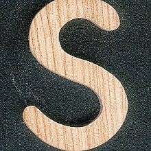 Lettre S en bois de frene massif a peindre et a coller