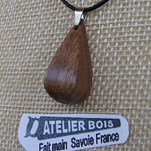 pendentif gouttelette en 3D en bois ciré, bijou éthique fait main