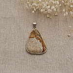 Cabochon pendentif serti en pierre de jaspe paysage forme triangulaire