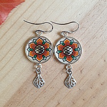 Boucles d'oreille pendantes automnales fleur orangé/or blanc