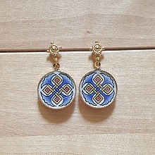 Boucles d'oreille enluminées Palmettes bleues et Entrelacs or