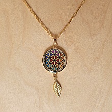 Collier pendentif fleur de vie et feuille or
