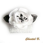Peigne à cheveux fleur de satin blanc et noir mariage baroque