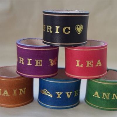Artisanat et personnalisation de nos articles en cuir