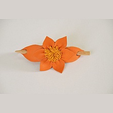 Barette fleur en cuir avec pique