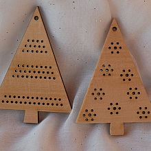 Duo de sapins en bois pour déco de Noël à broder soi-même 