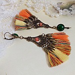 BO Kaléidoscope avec pompons multicolores, perles résines, pendentifs et dormeuses métal