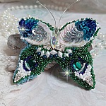 Broche Papillon Clair de Lune Lune brodée avec des cristaux, sequins et rocailles