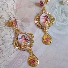 BO Anges Musiciens avec cabochons ovales en verre, strass, cristaux et estampes Dorées