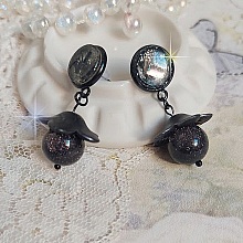 BO Pépites montées avec fleurs frostesd, perles verres, cabochons résines et puces d'oreilles en métal