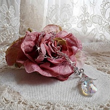 Collier Fleur d'Argent, perles cristal de Swarovski, accessoires métal et Argent 925, rocailles verres