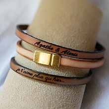 Bracelet cuir fin au fermoir magnétique doré personnalisé par gravure 